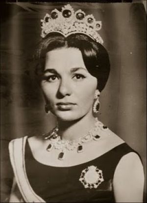 Harry Winston for the the marriage of Empress Farah and Reza Shah Pahlevi in 1958.jpg